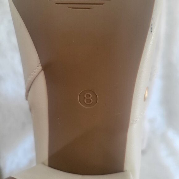 Comfort Est. 1946 Beige Grommet Tall Block Heel Pointed -US 8M - Picture 11 of 11